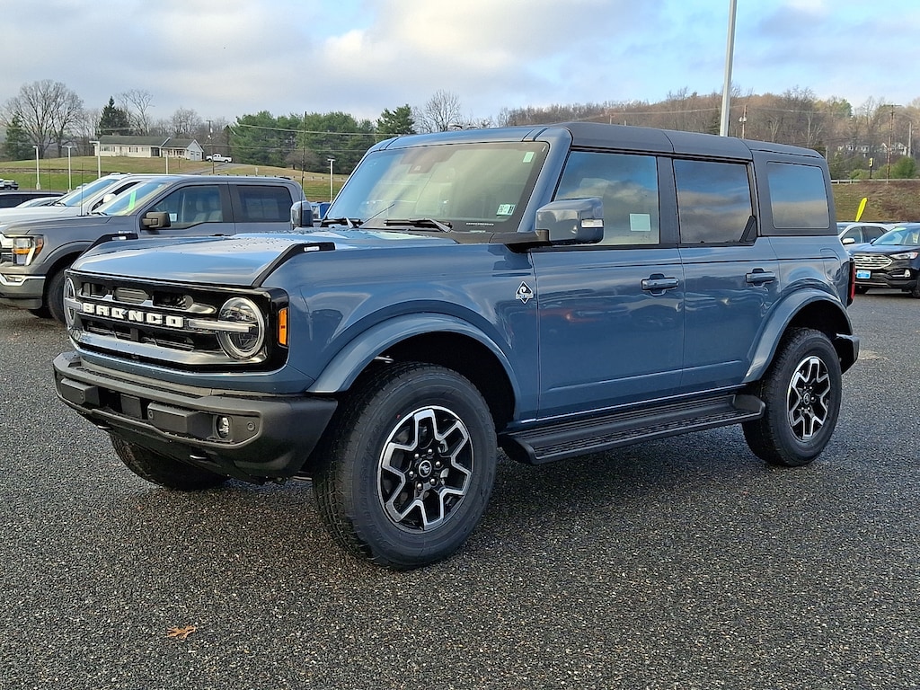 New 2025 Ford Bronco Outer Banks OUTER BANKS 4X4