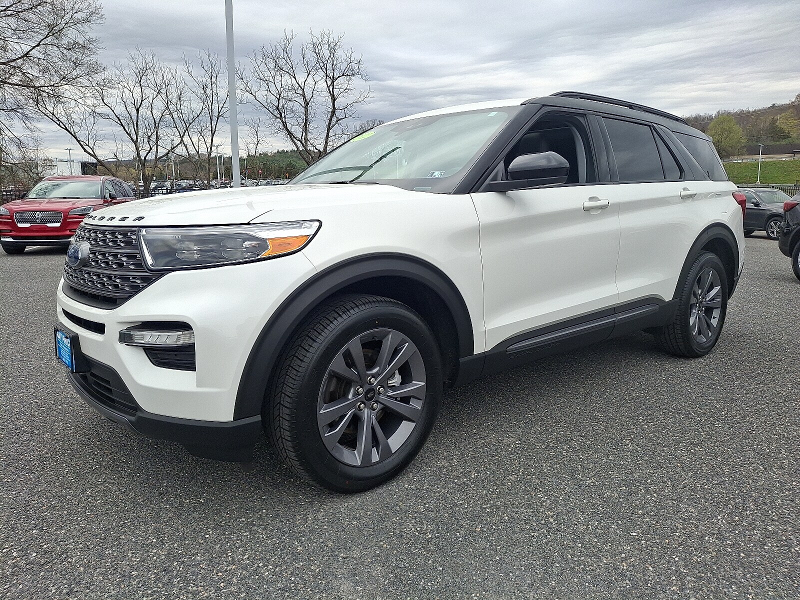 2022 Ford Explorer XLT photo 3