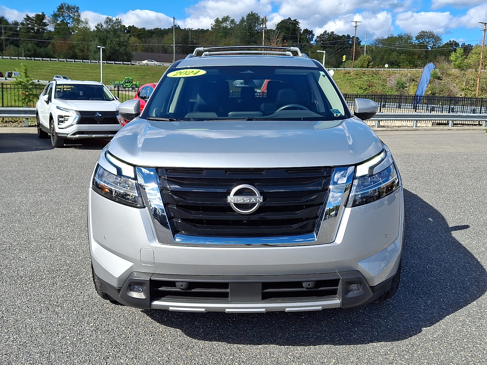 Used 2024 Nissan Pathfinder SL 4WD SUV