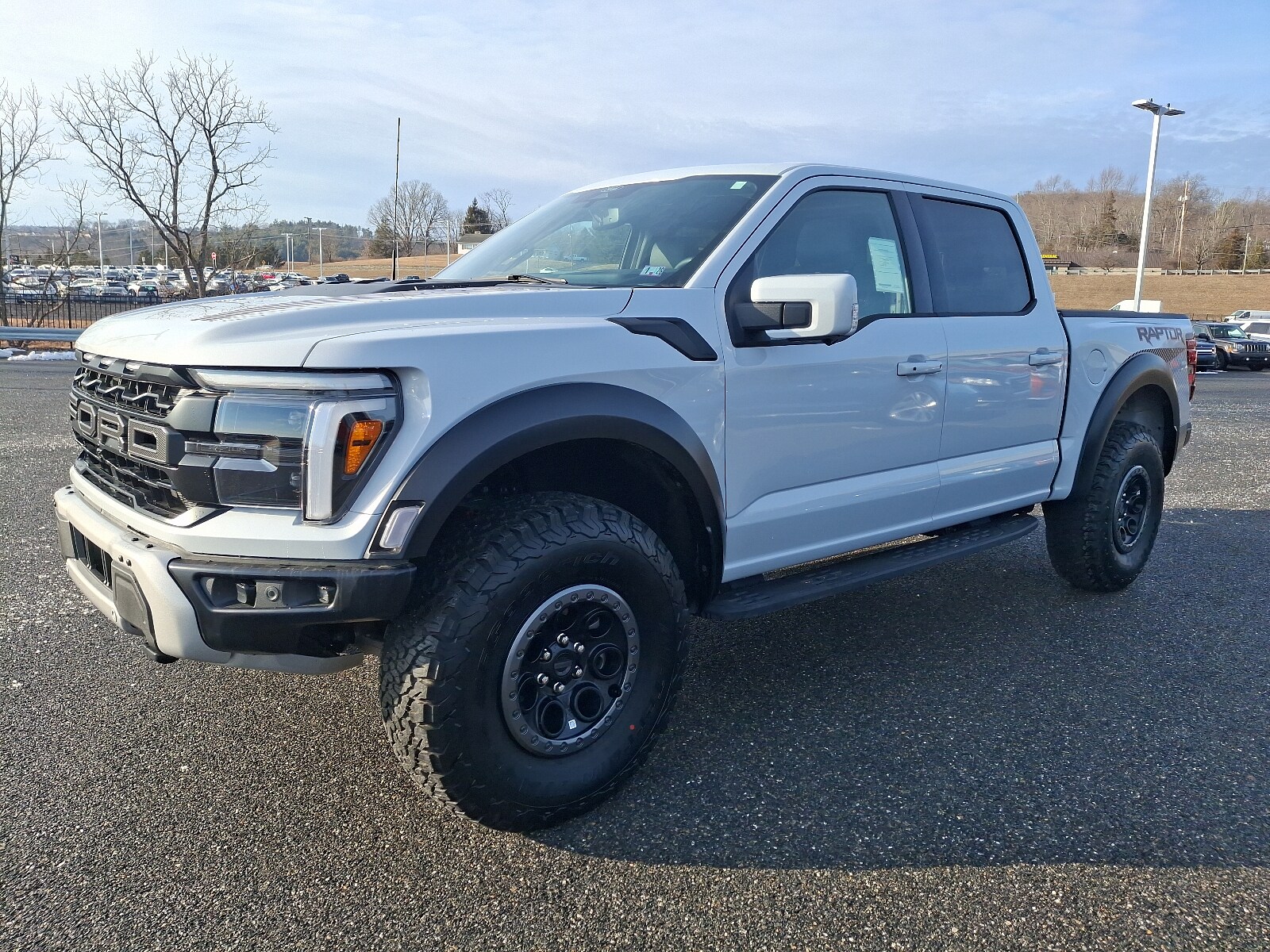 2025 Ford F-150 Raptor photo 2