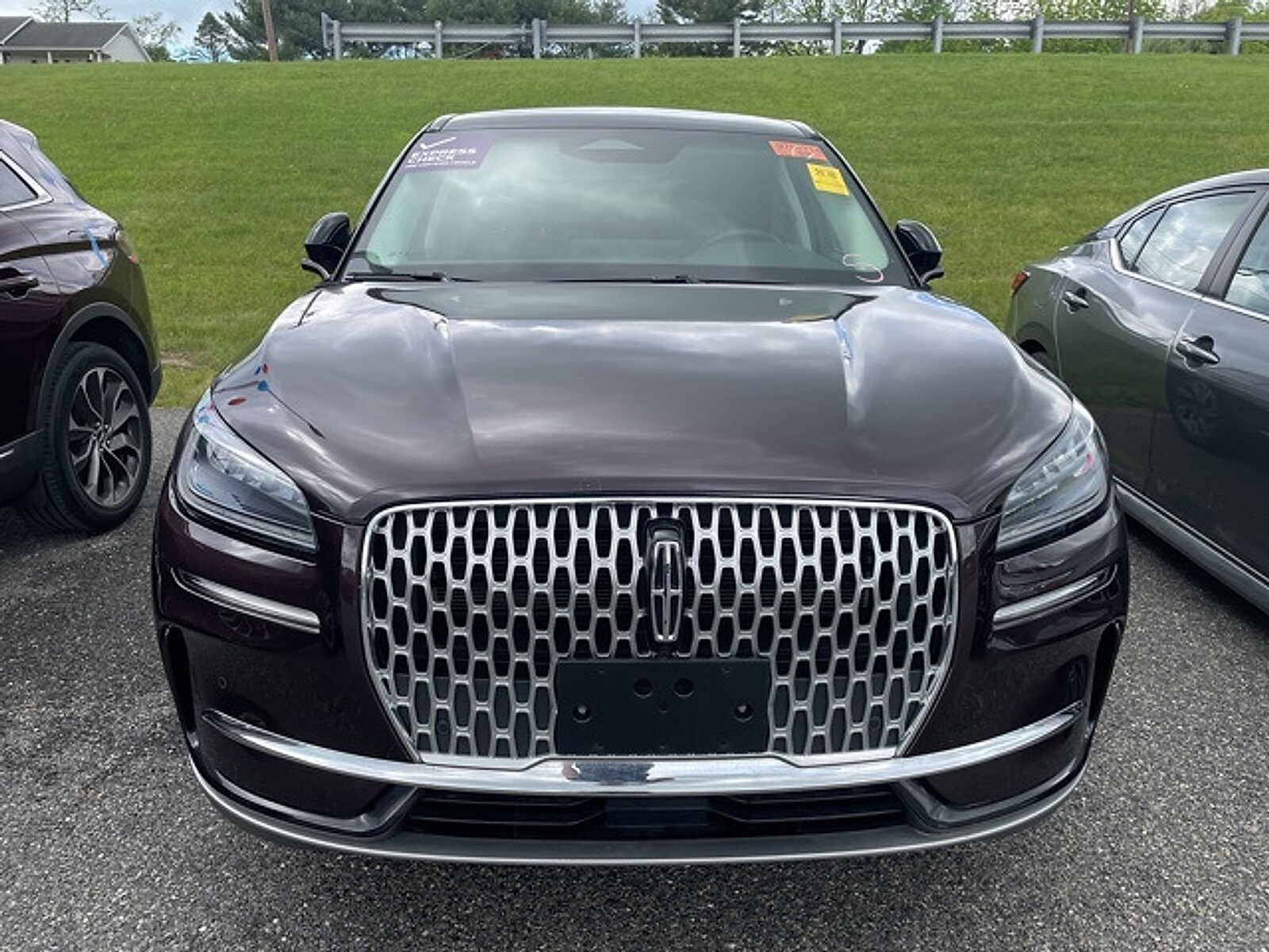 2023 Lincoln Corsair Standard photo 2