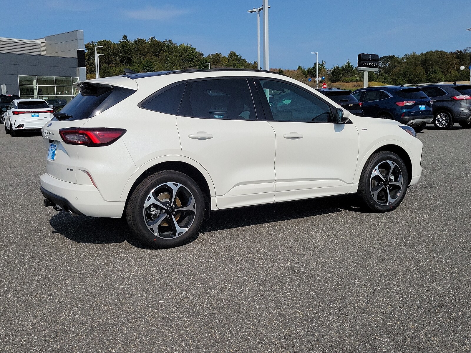 2024 Ford Escape ST-Line Select photo 4