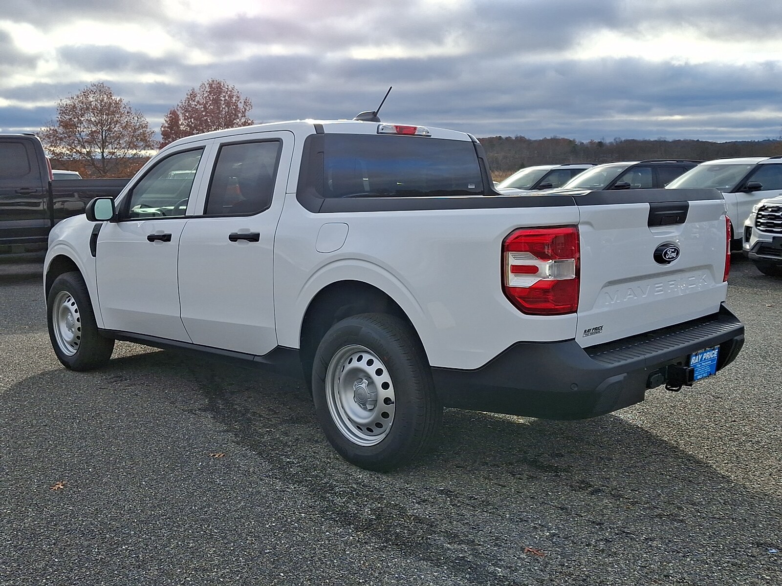 2025 Ford Maverick XL photo 3