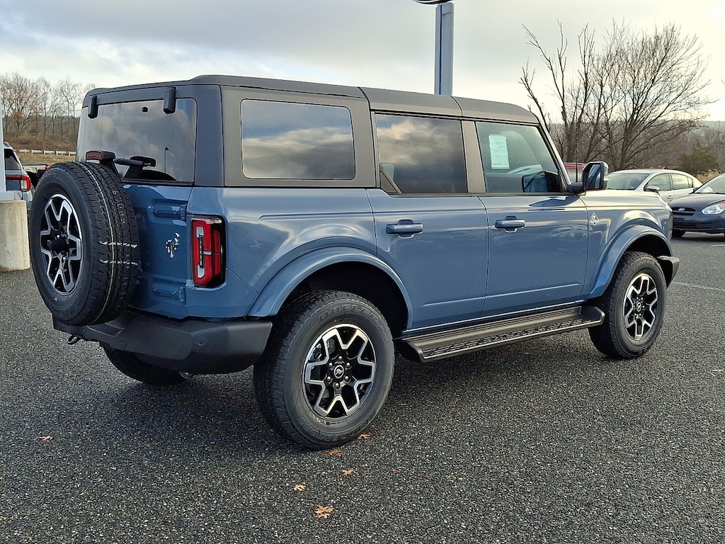 New 2025 Ford Bronco Outer Banks OUTER BANKS 4X4