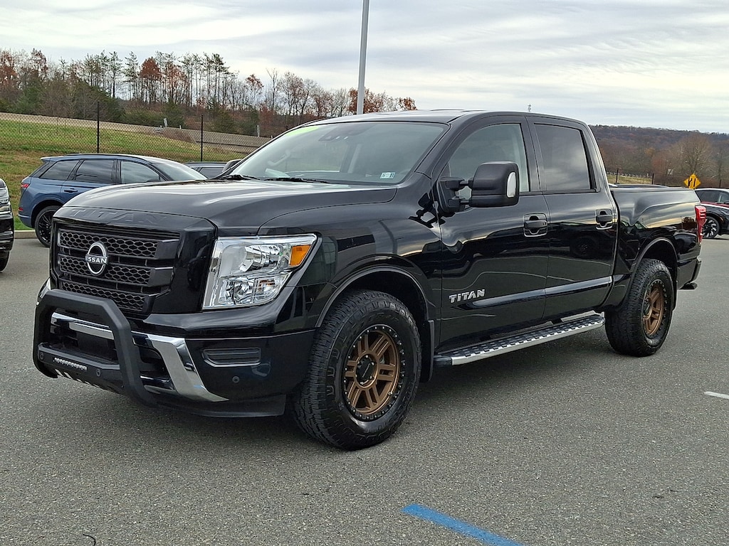 Used 2024 Nissan Titan Crew Cab SV 4x4 Truck Crew Cab