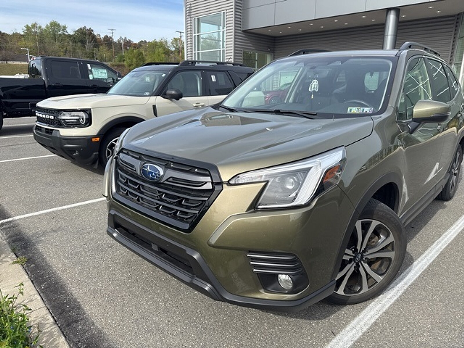 2023 Subaru Forester Limited photo 3