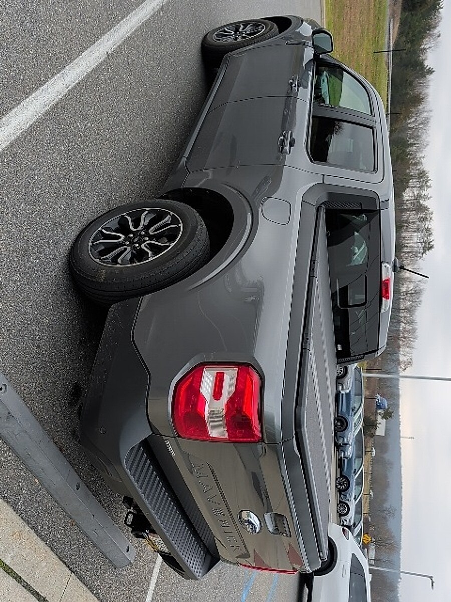 2022 Ford Maverick Lariat photo 2