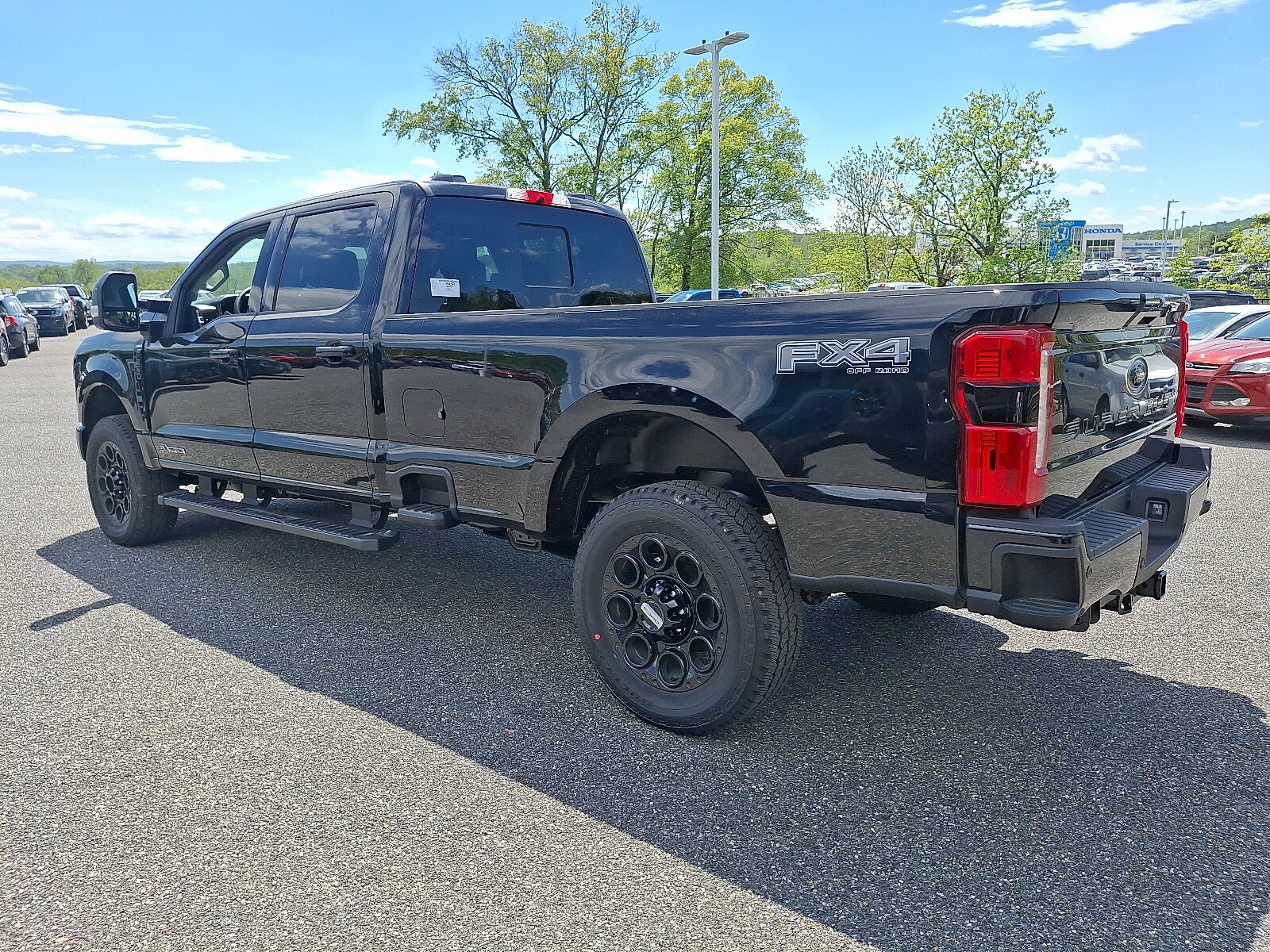 2025 Ford F-350 Lariat photo 3