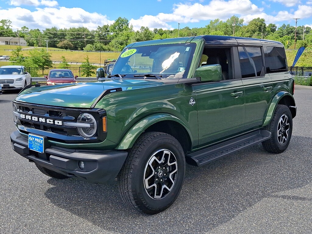 Certified 2025 Ford Bronco Outer Banks SUV