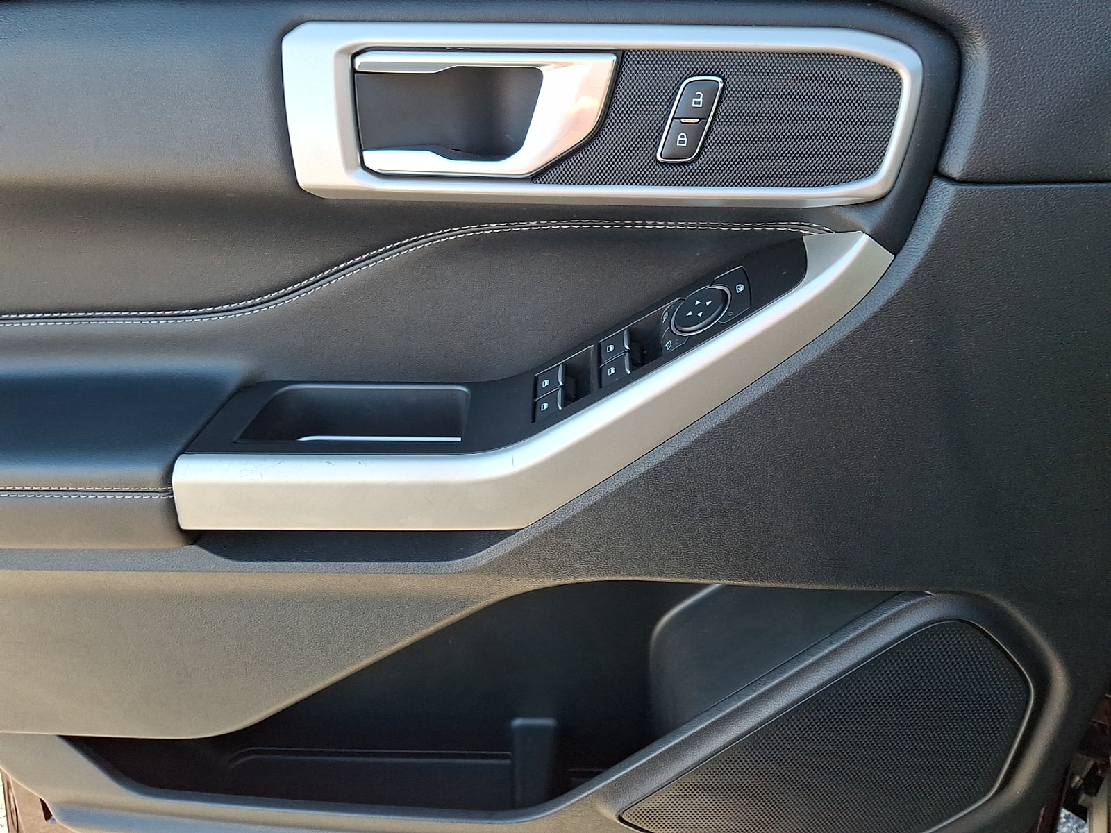 2022 Ford Explorer XLT - Photo 12