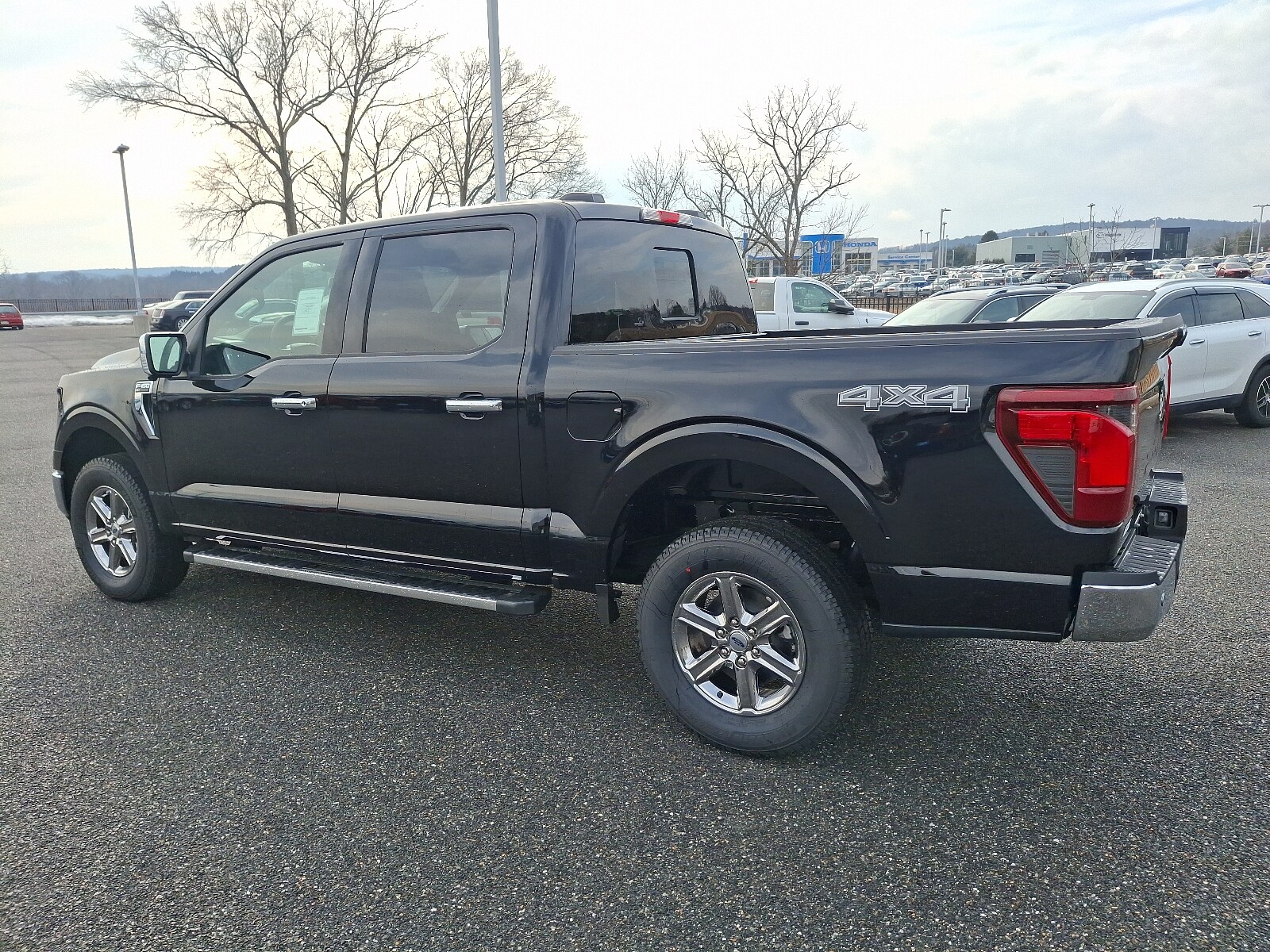 2025 Ford F-150 XLT photo 3