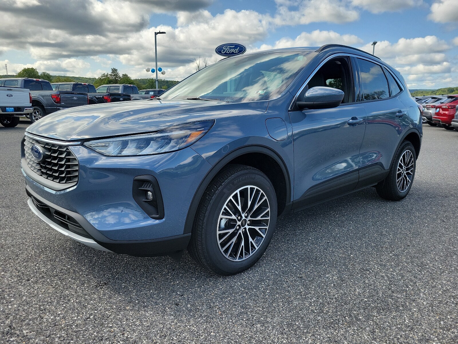2024 Ford Escape Sport photo 2
