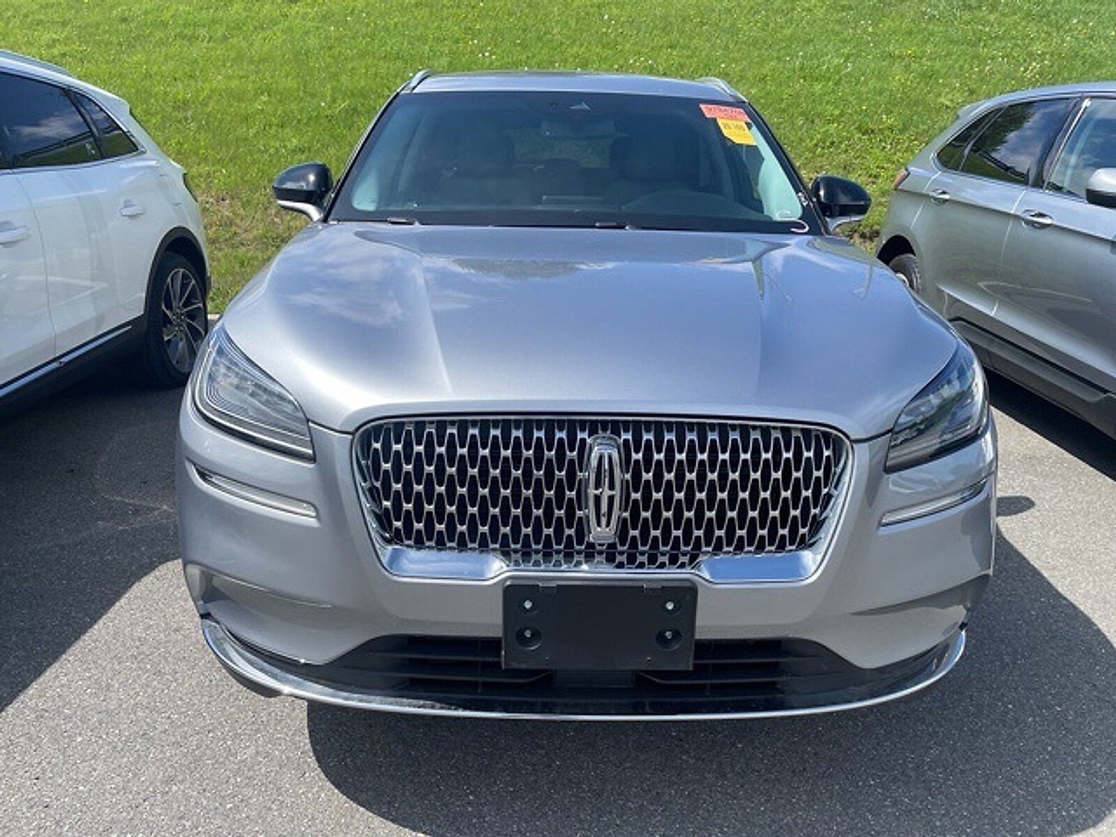 2022 Lincoln Corsair Standard photo 2