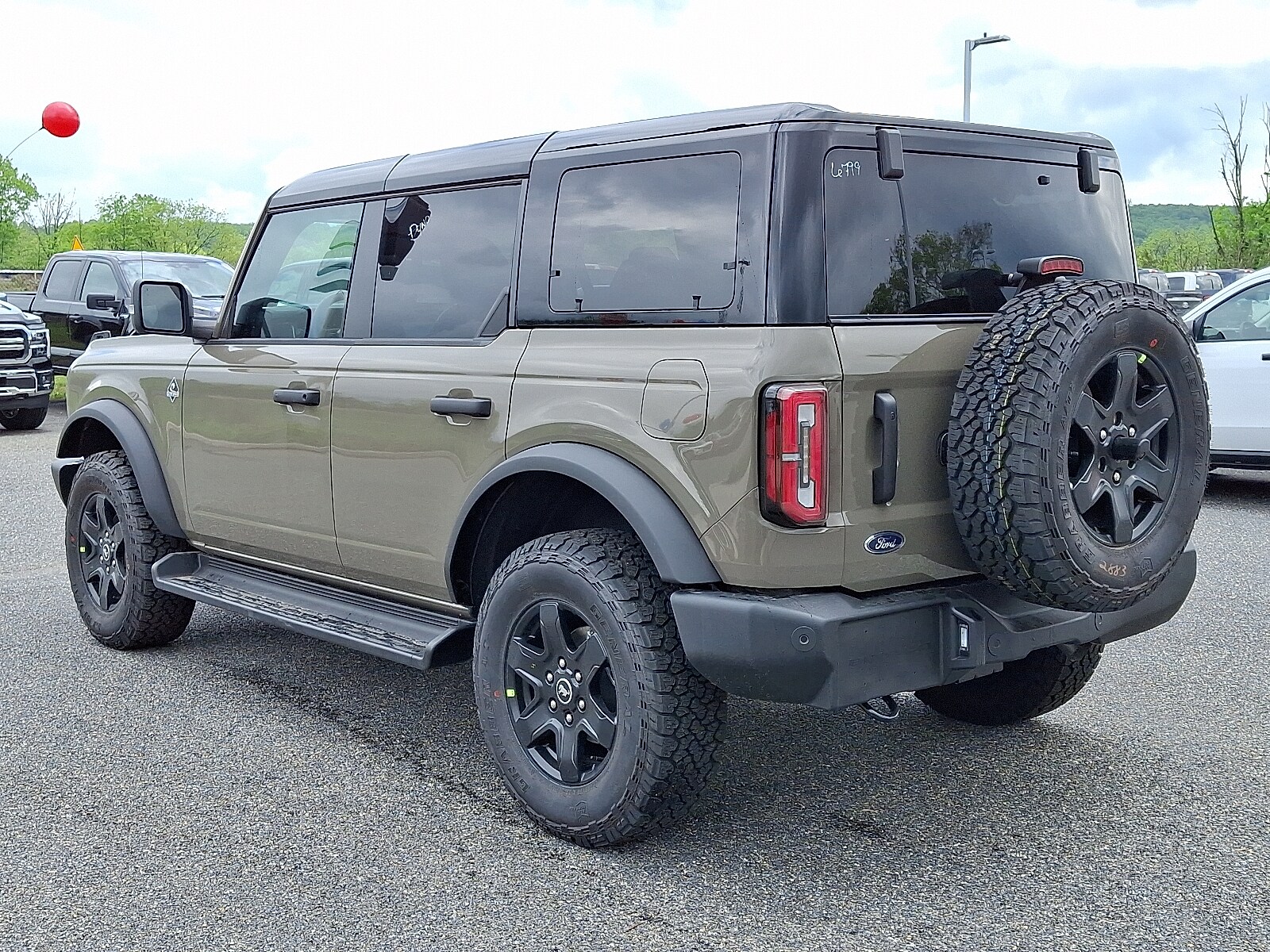2025 Ford Bronco Outer Banks photo 3