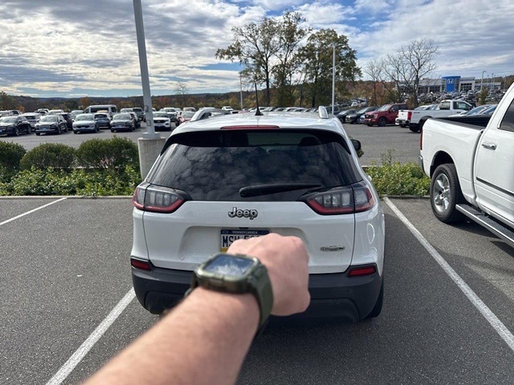 Used 2020 Jeep Cherokee Latitude Plus FWD SUV