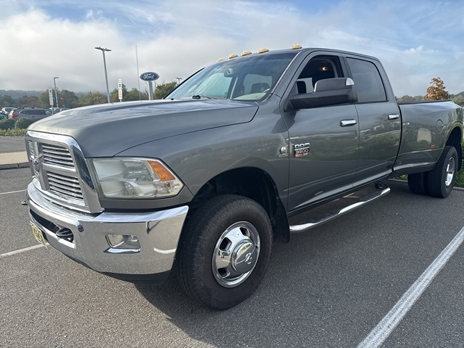2012 Dodge Ram SLT photo 2
