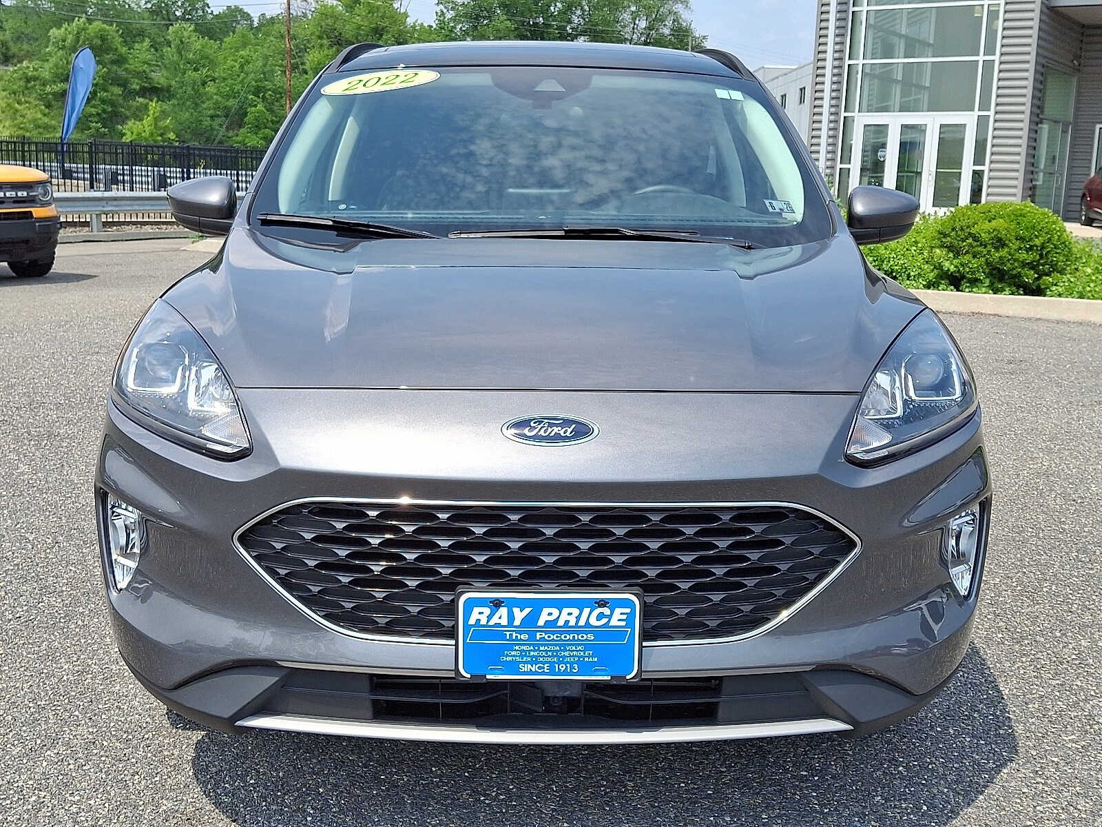 2022 Ford Escape SEL photo 2