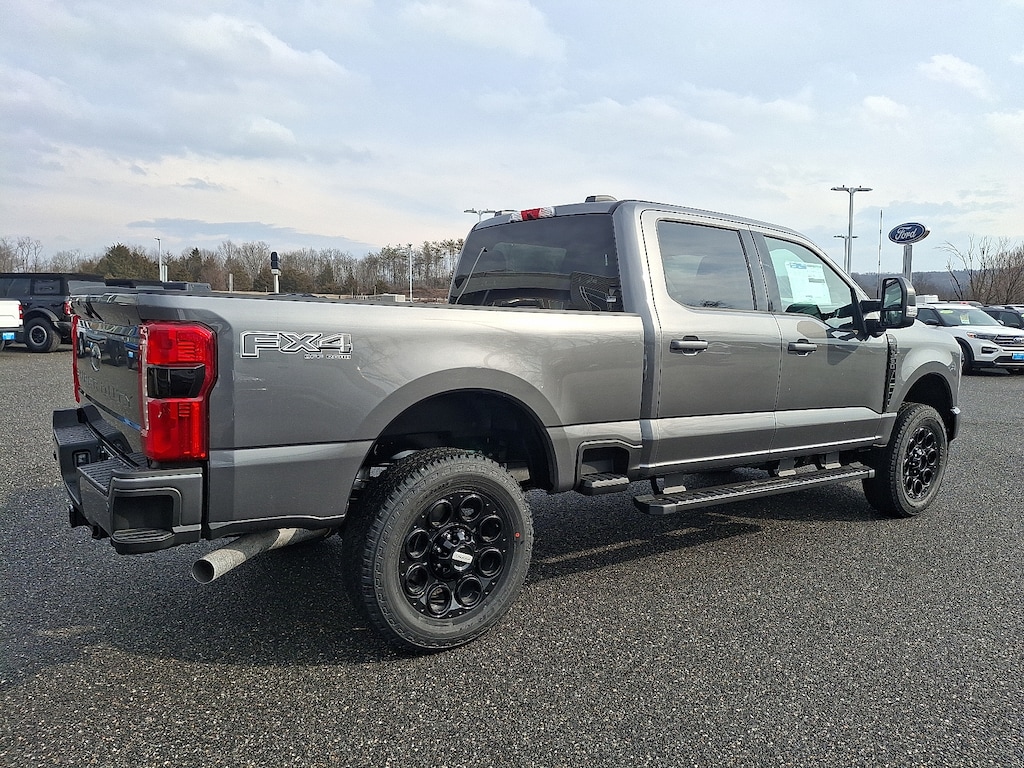 New 2025 Ford F-350 XLT XLT 4WD CREW CAB