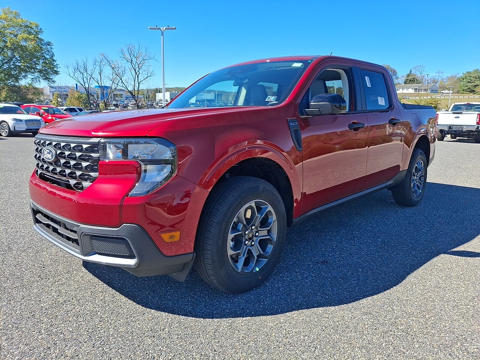 2025 Ford Maverick XLT photo 2