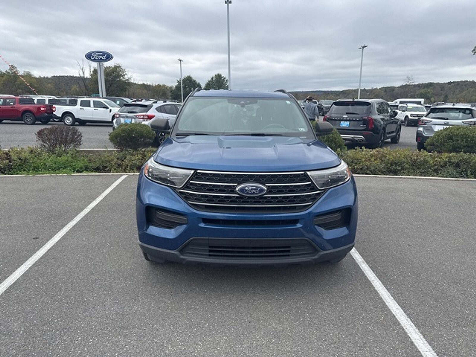2020 Ford Explorer XLT photo 2