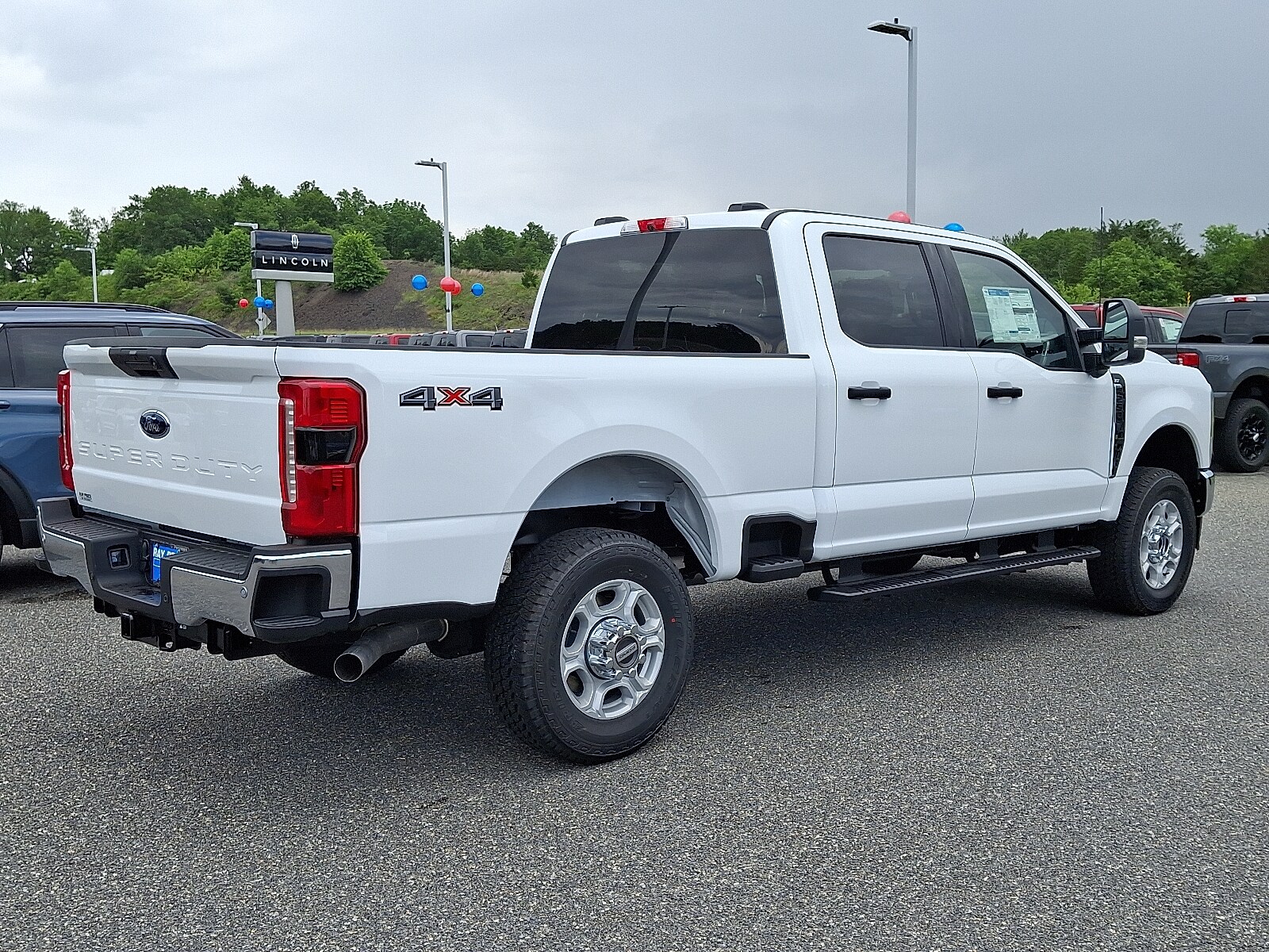 2025 Ford F-250 XLT photo 4