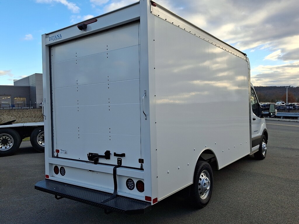 New 2024 Ford Transit-350 Cutaway T-350 AWD SRW 156 WB 950 T-350 AWD SRW 156 WB 950