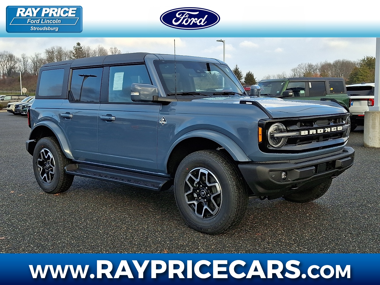 2025 Ford Bronco 4-Door Outer Banks's photo