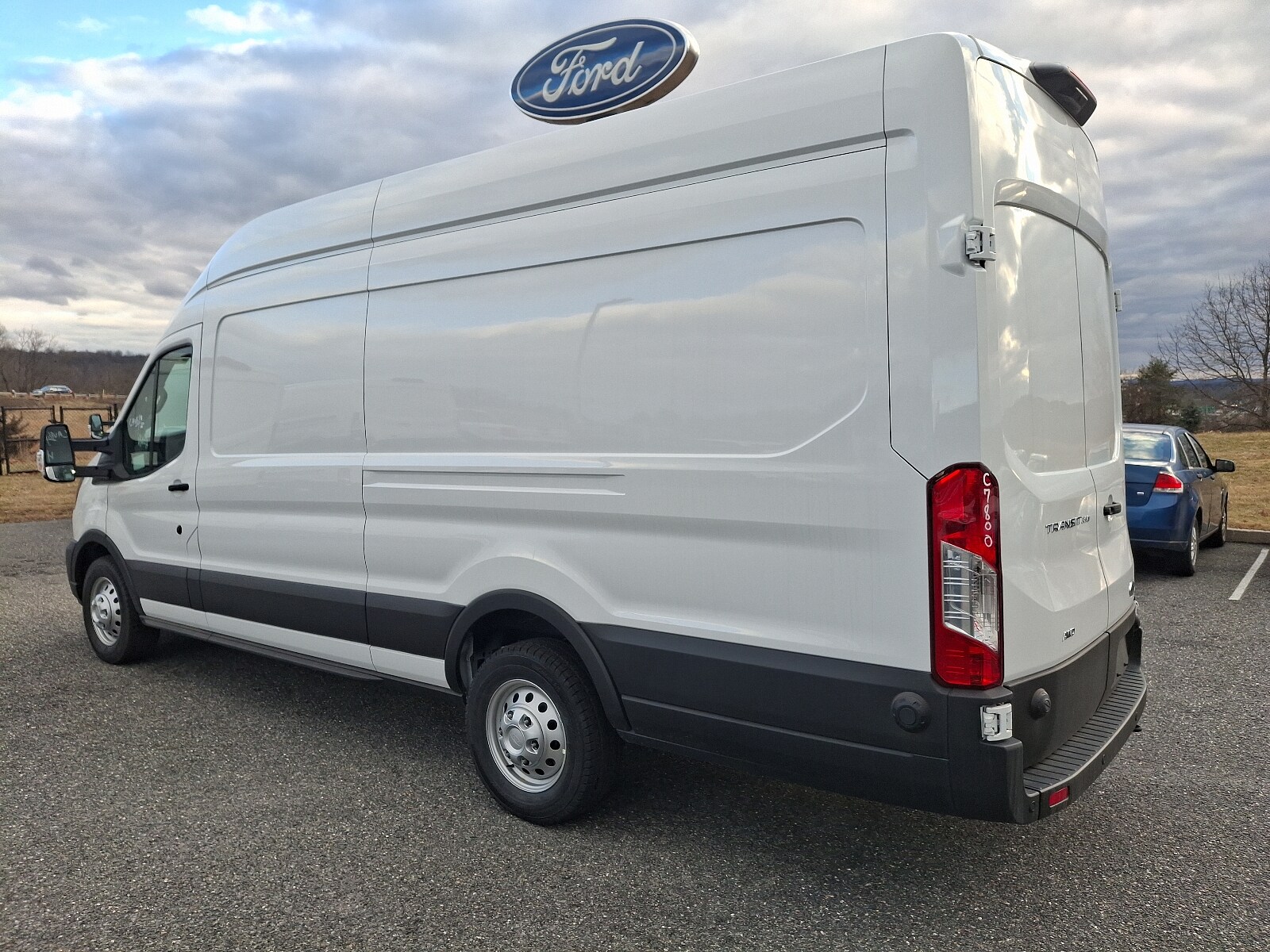 2024 Ford Transit photo 3