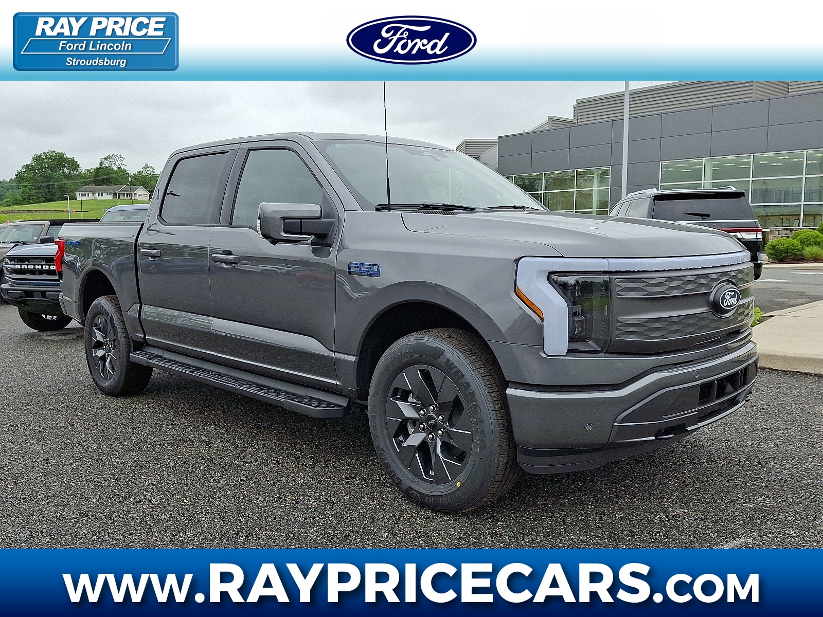 2025 Ford F-150 Lightning Lariat's photo