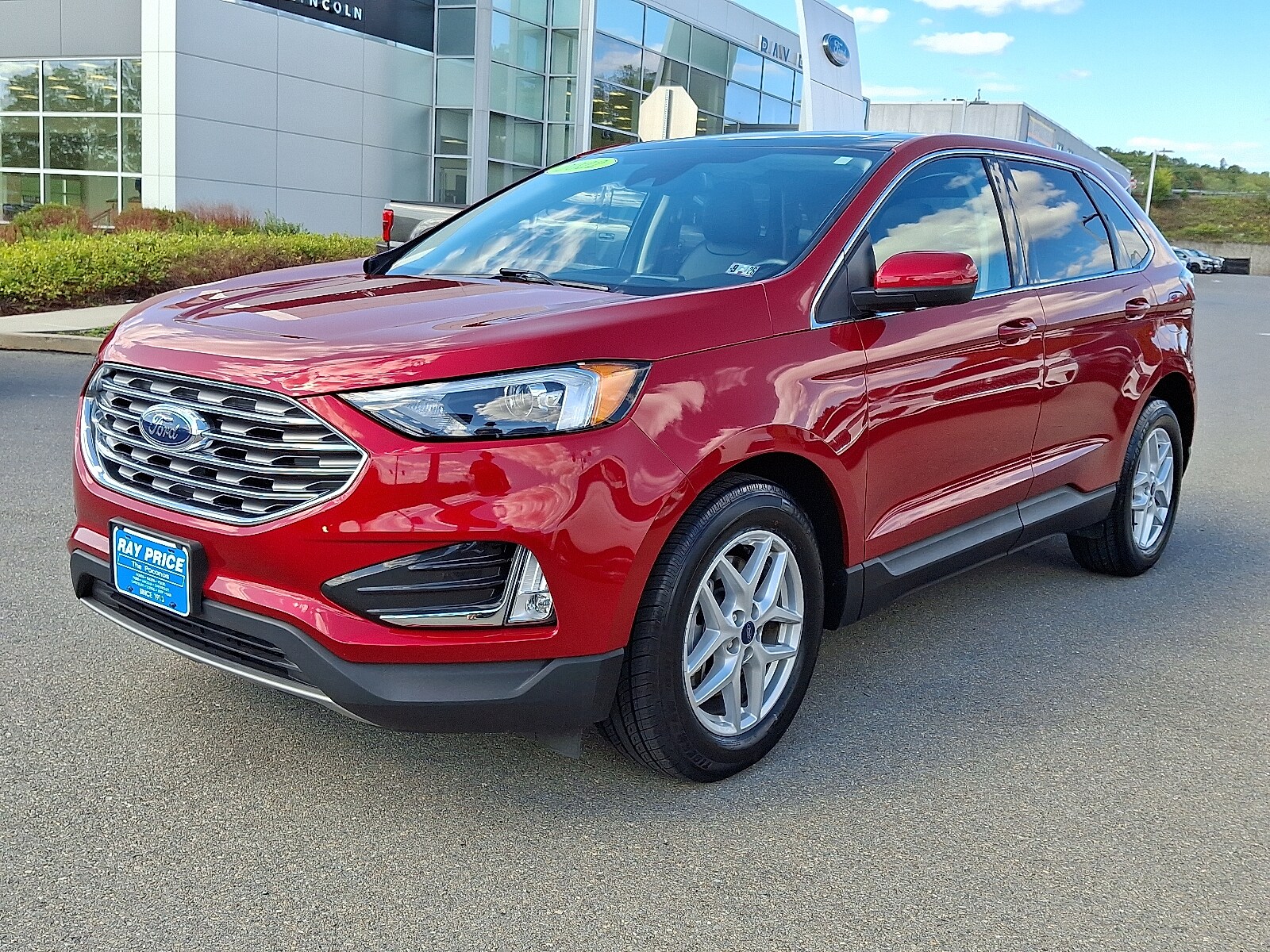 2022 Ford Edge SEL photo 3