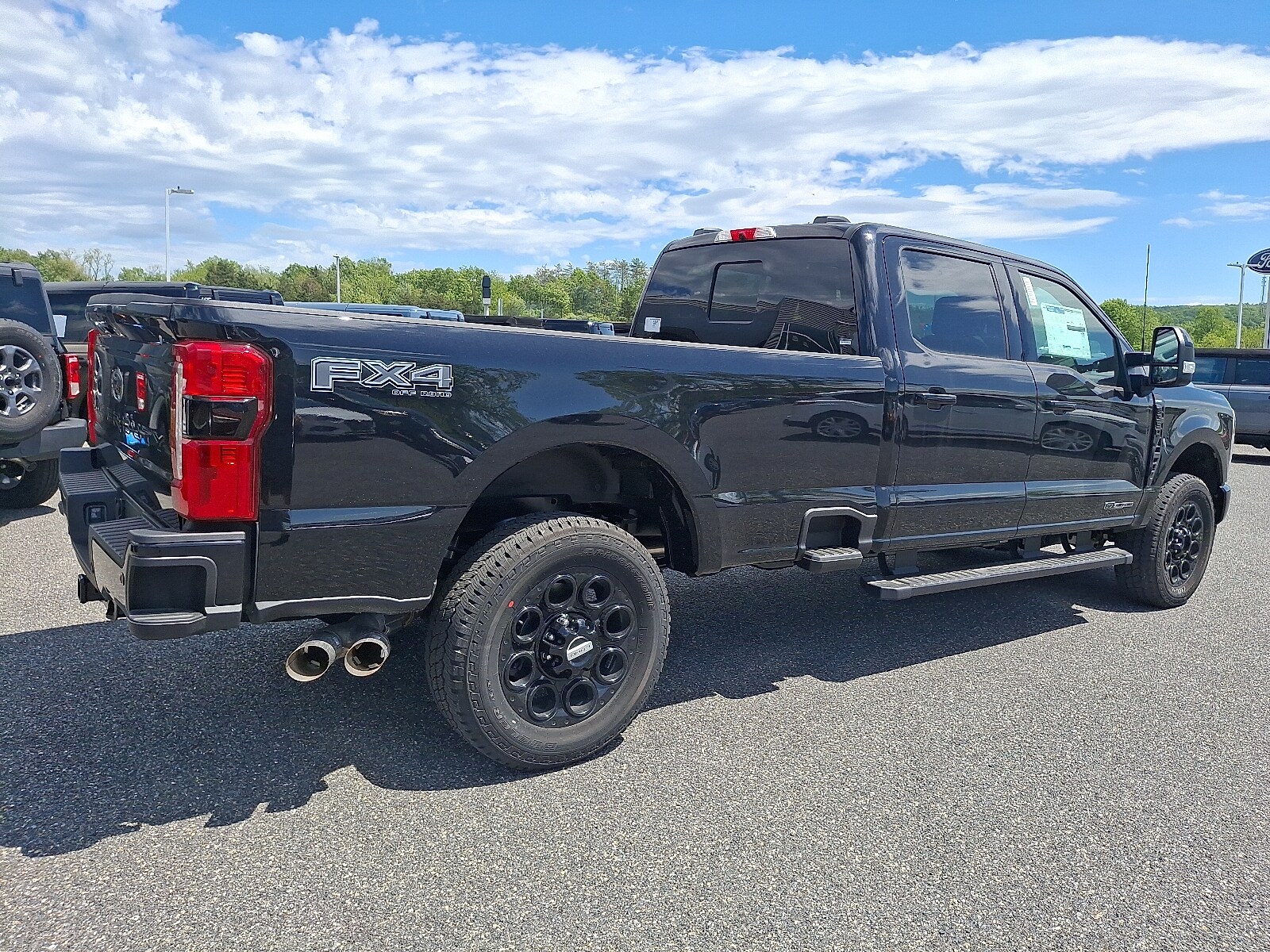 2025 Ford F-350 Lariat photo 4