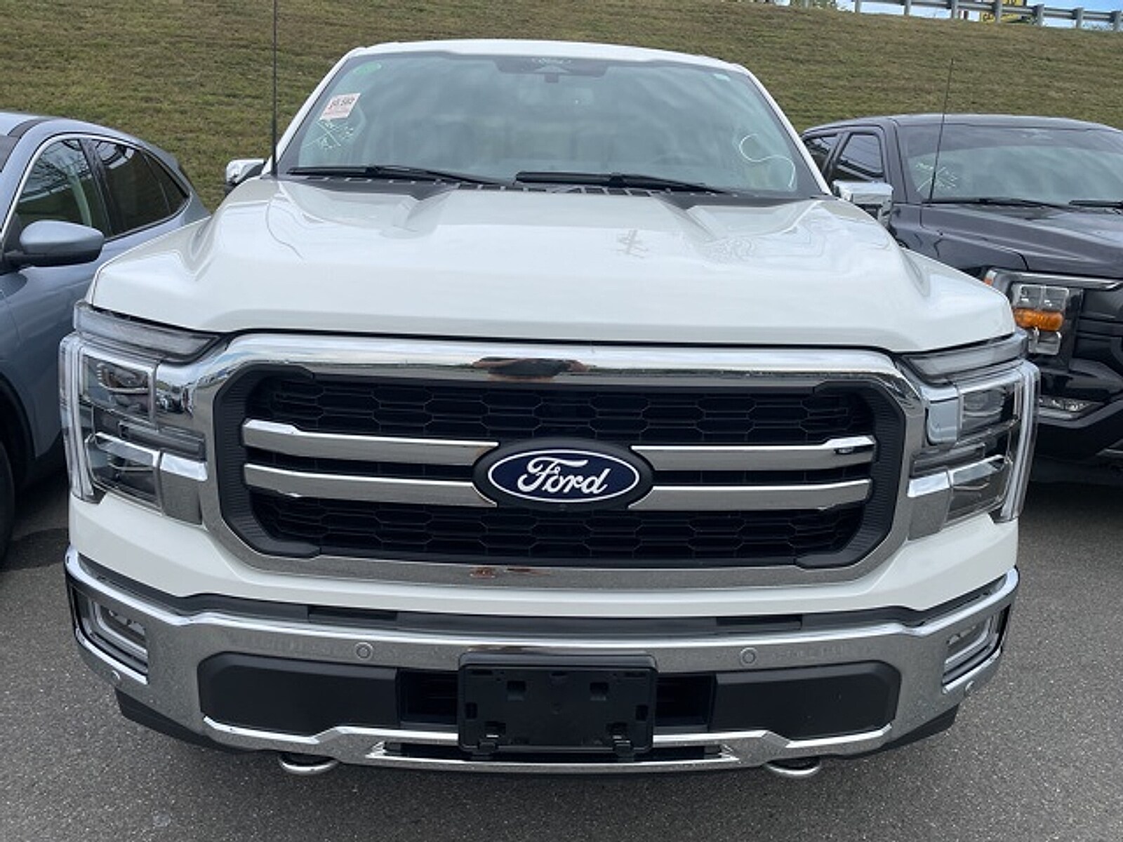 2024 Ford F-150 Lariat photo 2