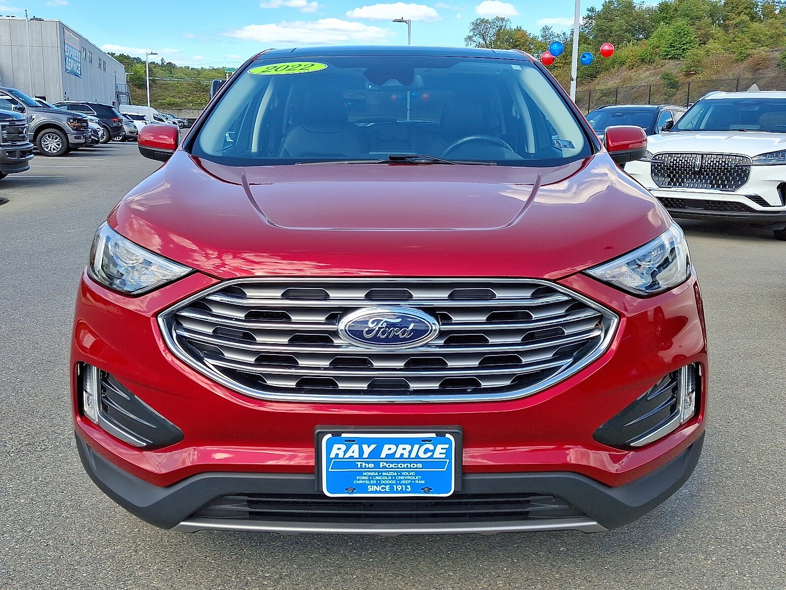 2022 Ford Edge SEL photo 2
