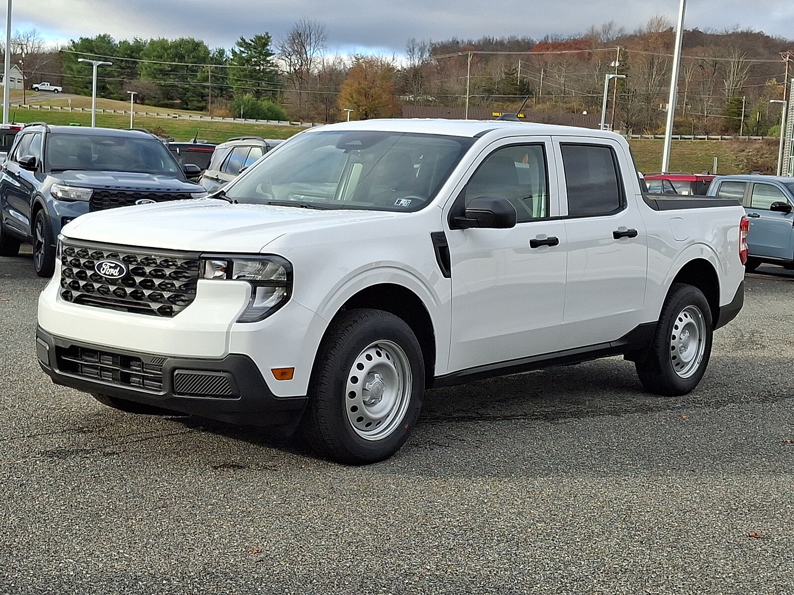 2025 Ford Maverick XL photo 2