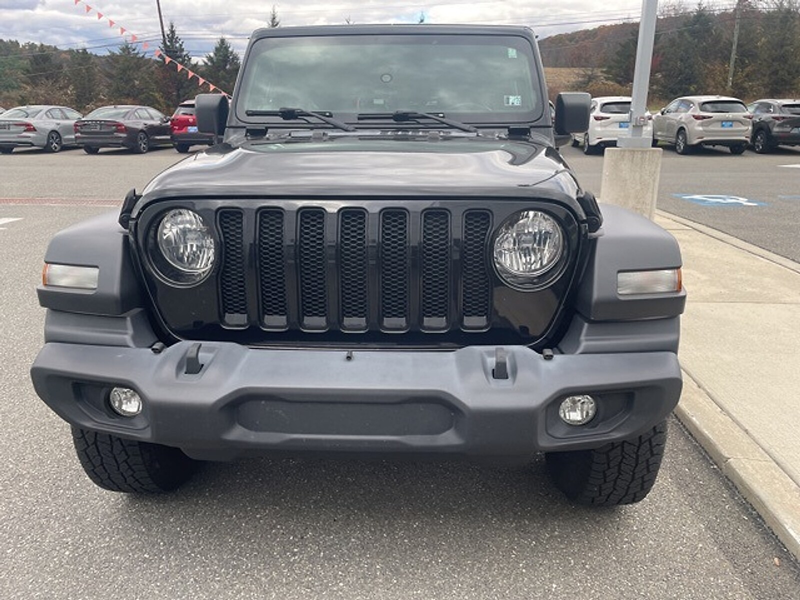 2020 Jeep Wrangler Unlimited Sport Altitude photo 2