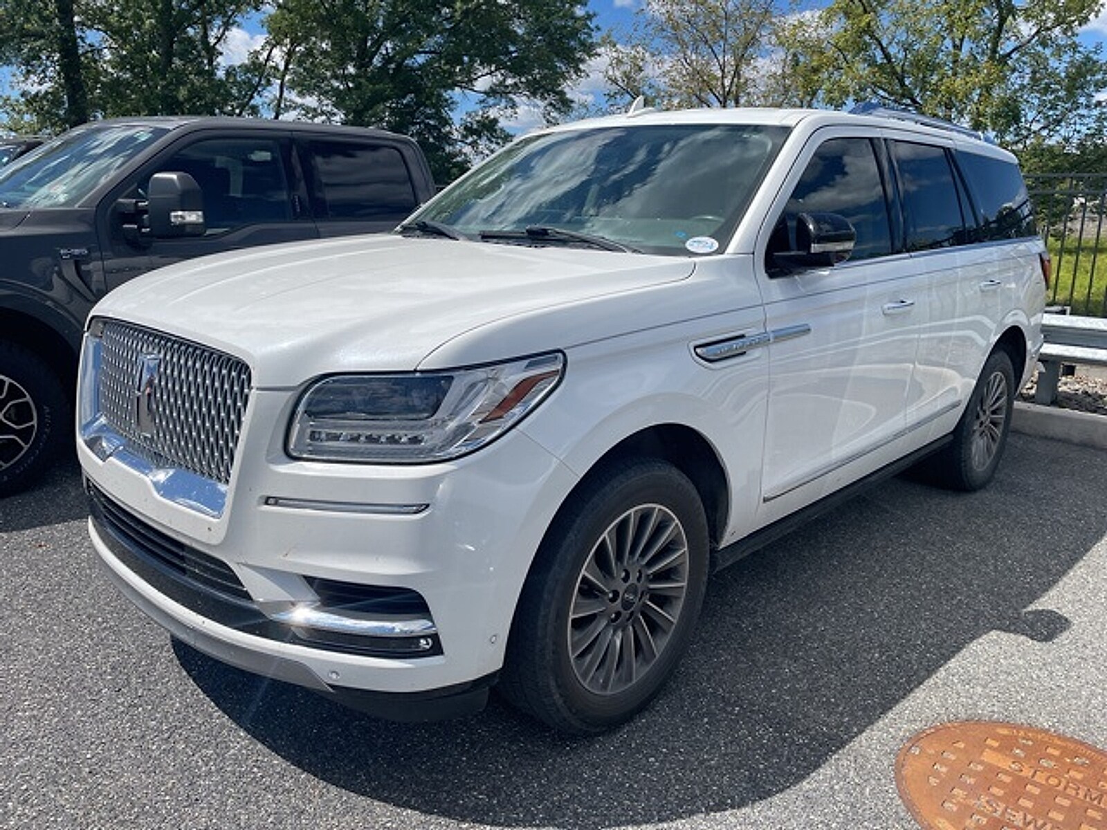 2020 Lincoln Navigator Standard photo 2