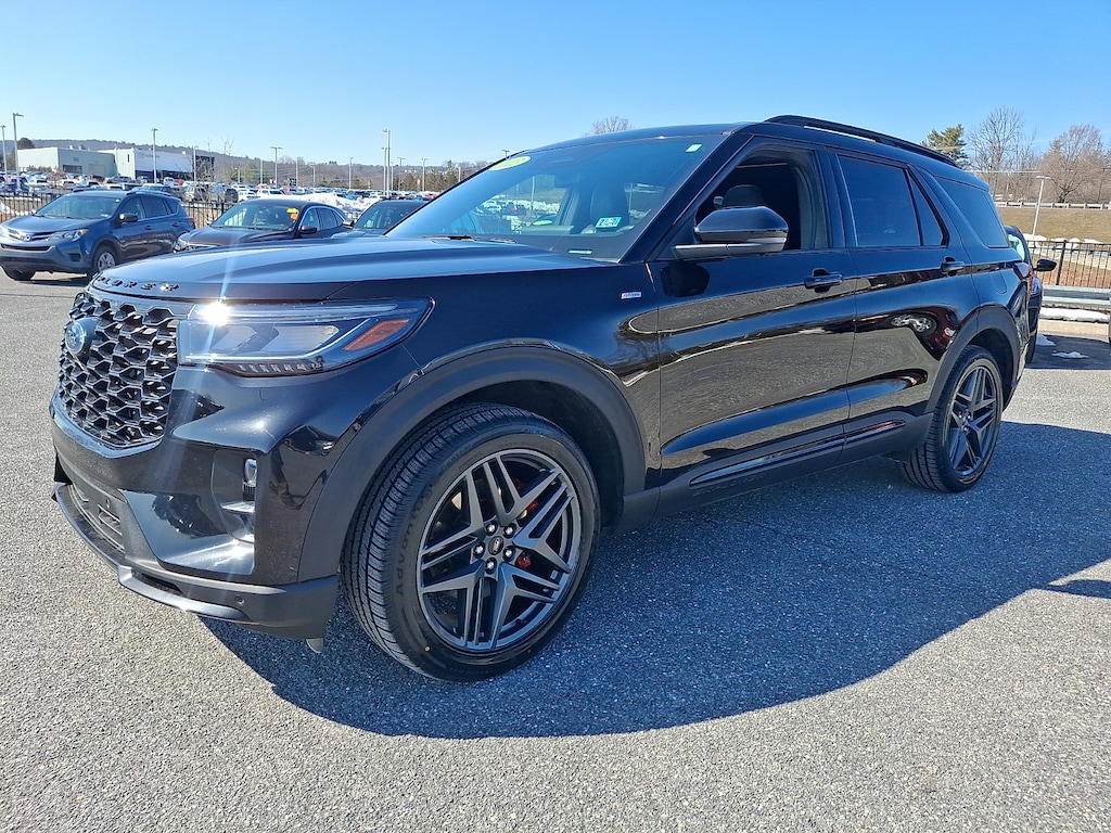 Certified 2025 Ford Explorer ST-Line SUV