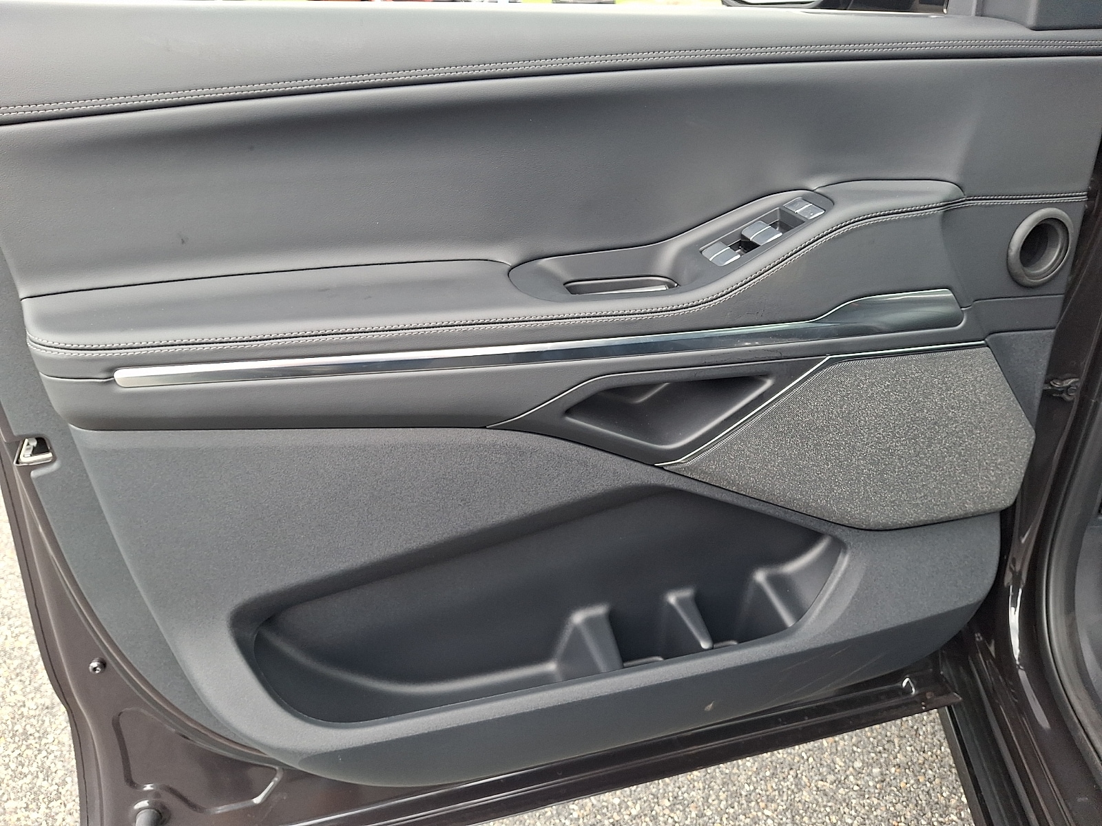 2027 Lincoln Navigator Reserve L - Photo 9