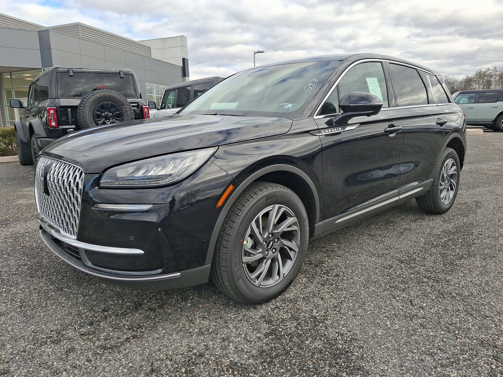 2025 Lincoln Corsair Premiere photo 2