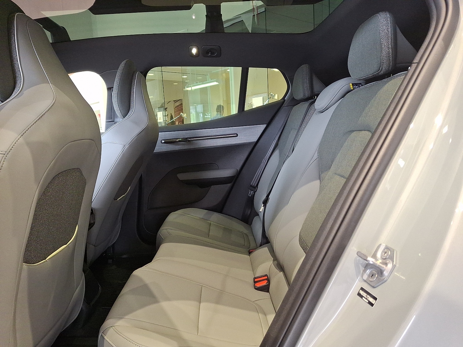 2026 Volvo EX30 Ultra - Photo 6