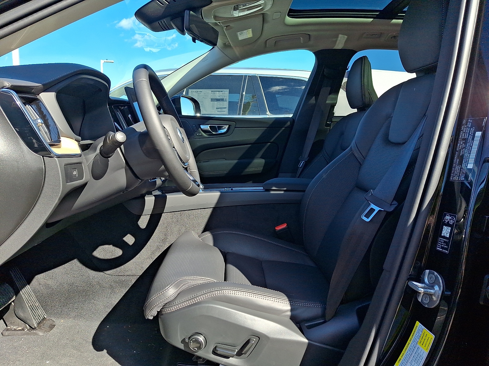2026 Volvo XC60 Ultra - Photo 8