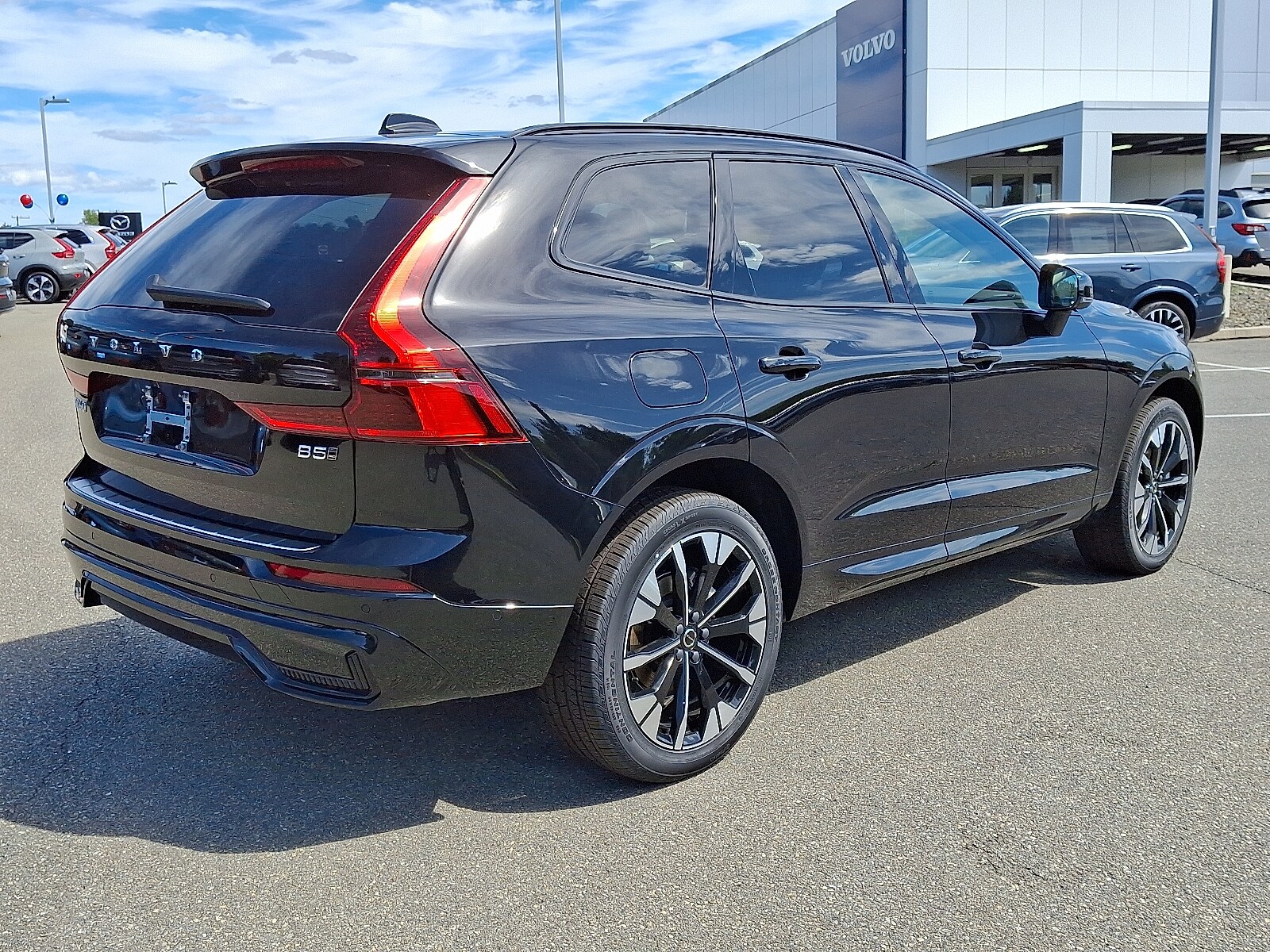 2026 Volvo XC60 B5 Plus photo 3