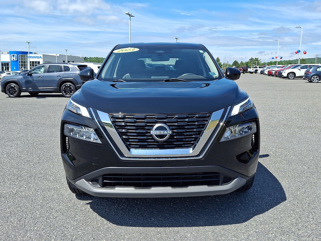 Used 2023 Nissan Rogue SV Intelligent AWD Sport Utility