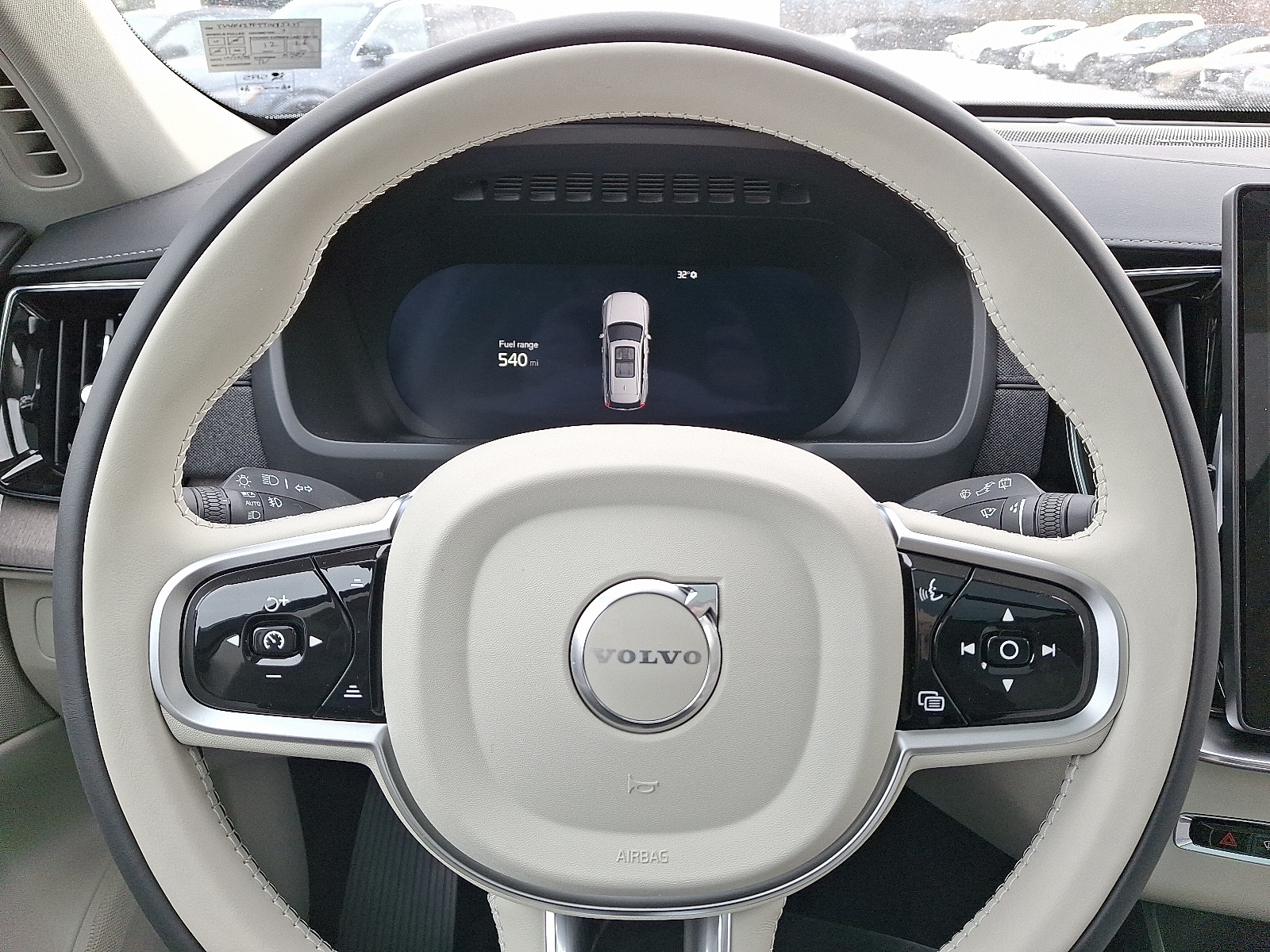2026 Volvo XC90 Ultra - Photo 14