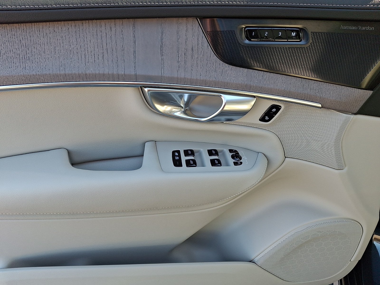 2026 Volvo XC90 Ultra - Photo 7