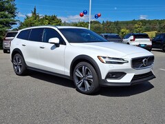 2026 Volvo V60 Cross Country B5 Plus Wagon