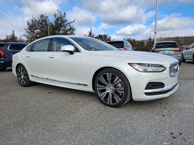 2025 Volvo S90 B6 Plus Sedan