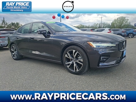 2024 Volvo S60 B5 Plus Dark Theme Sedan