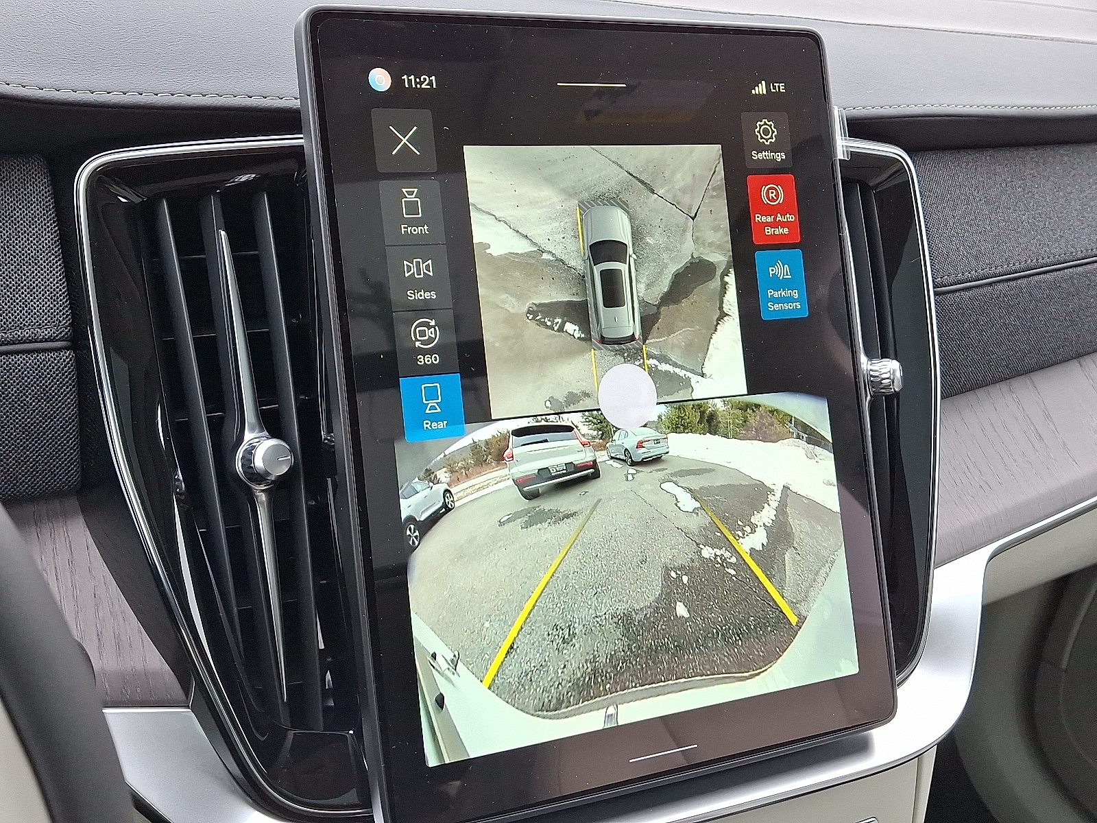 2026 Volvo XC90 Ultra - Photo 13