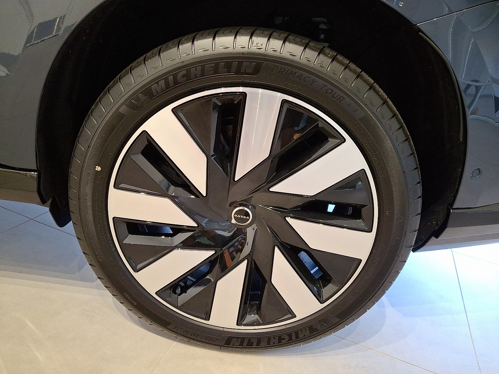 2025 Volvo EX90 Twin Motor Performance Ultra photo 4